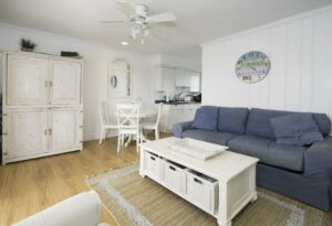 Montauk Soundview - Two Bedroom Cottage - Cottage 1 - Pic 3