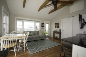 Montauk Soundview - Two Bedroom Cottage-Waterfront - Cottage 5 - Pic 2