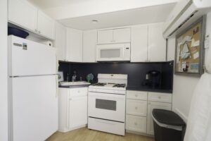 Montauk Soundview - One Bedroom Suite - Midship- Pic 3