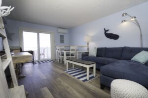 Montauk Soundview - Two Bedroom Apt Waterfront - APT 10 - Pic 1
