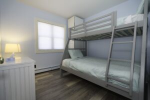 Montauk Soundview - Two Bedroom Apt Waterfront - APT 10 - Pic 3