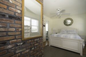 Montauk Soundview - The Simple Room - Room 8A - Pic 4