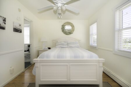 Montauk Soundview - The Simple Room - Room 8A - Pic 3