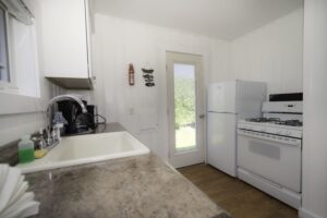 Montauk Soundview - Two Bedroom Cottage - Cottage 3 - Pic 2